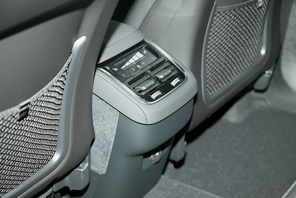 2026 VOLVO XC90 - Image 20