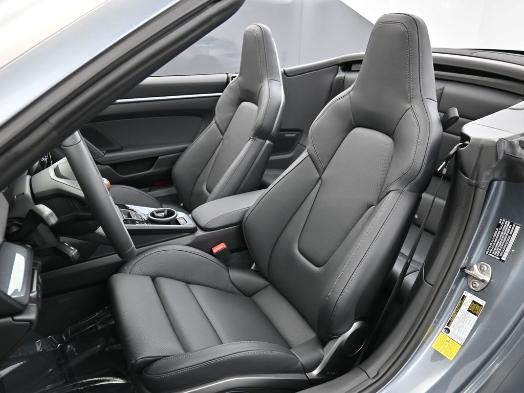 2026 Porsche 911 T photo 4