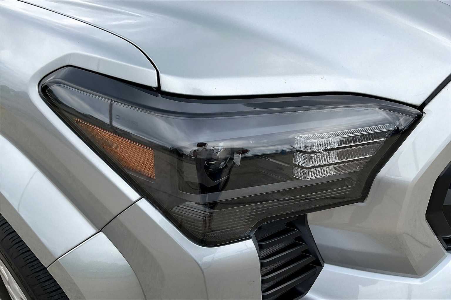 2024 Toyota Tacoma SR5 photo 25
