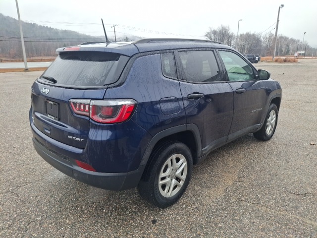 2018 Jeep Compass Sport photo 3