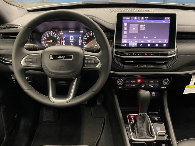 2025 Jeep Compass Limited photo 2