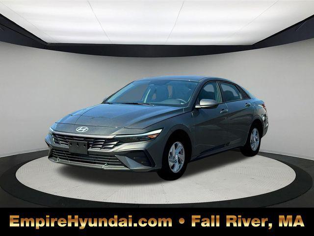 2025 Hyundai Elantra SE's photo