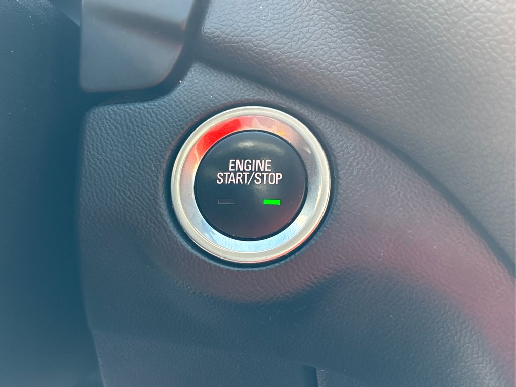 2020 Chevrolet Equinox LT photo 29