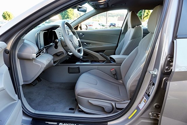 Used 2021 Gray Hyundai SEL image 13