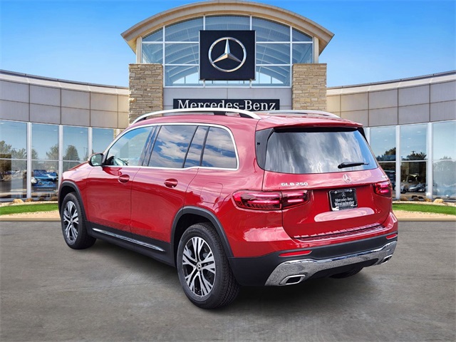 2026 Mercedes Benz GLB 250 4MATIC photo 2
