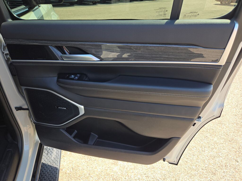 2022 Jeep Wagoneer Series III photo 9