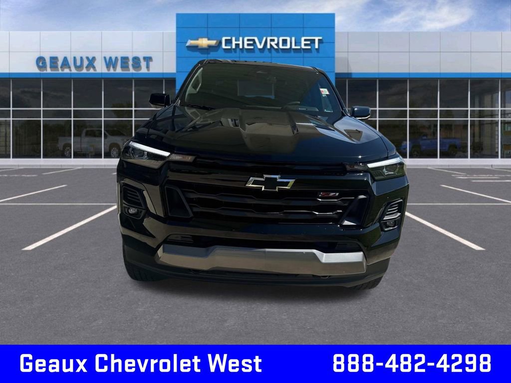 2025 Chevrolet Colorado Z71 photo 2
