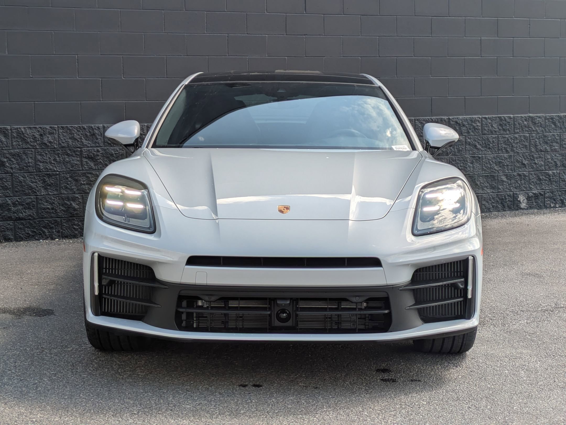 2025 Porsche Panamera 4 photo 6