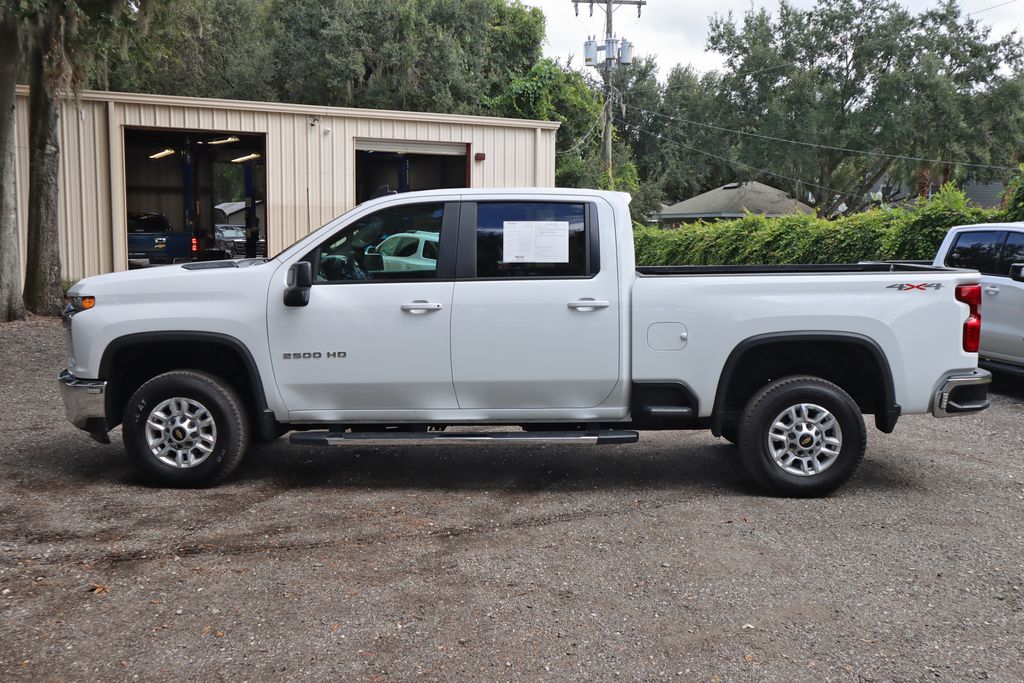 2022 Chevrolet Silverado 2500HD LT photo 4