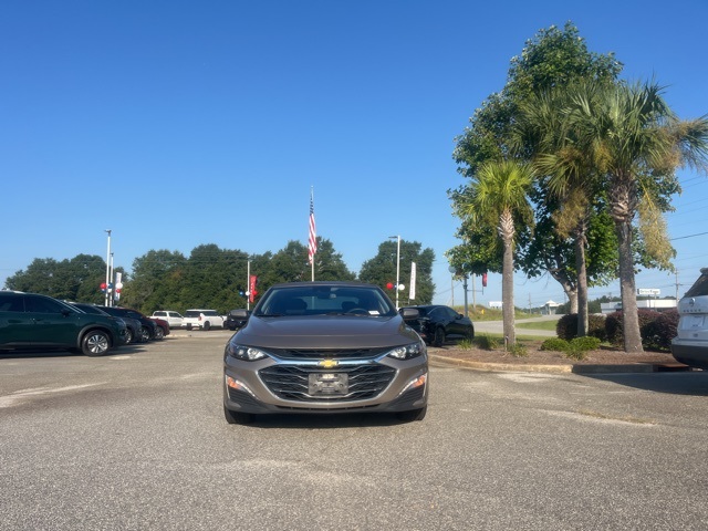 2023 Chevrolet Malibu 1LT photo 2