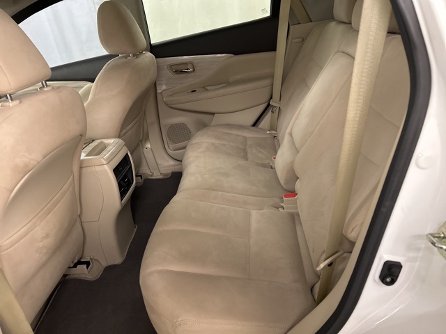 2015 Nissan Murano SV photo 17