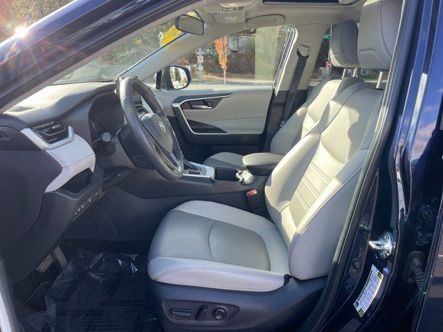 2025 Toyota RAV4 XLE Premium photo 2