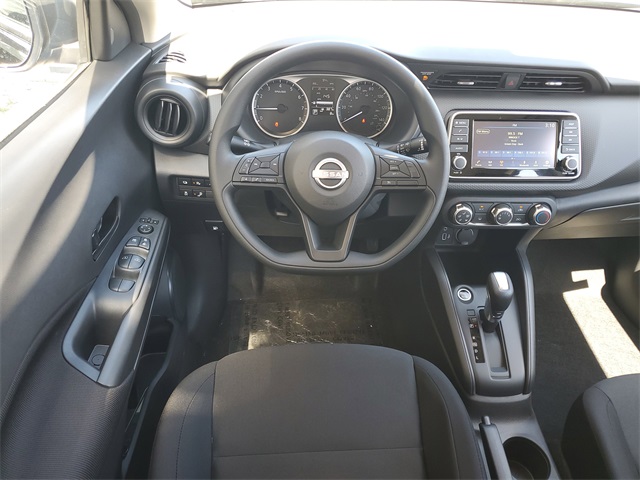2025 Nissan Kicks Play S photo 16