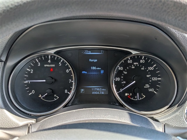 2016 Nissan Rogue SV photo 16