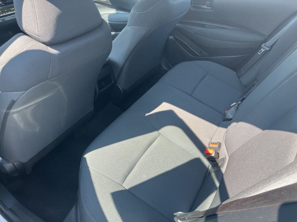 2022 Toyota Corolla LE photo 13