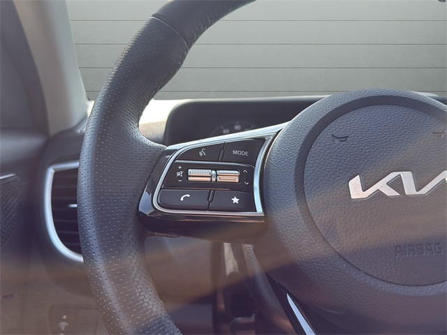 2024 Kia Seltos SX photo 8