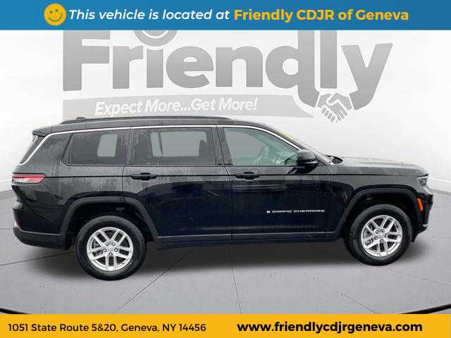 2025 Jeep Grand Cherokee Laredo X photo 3