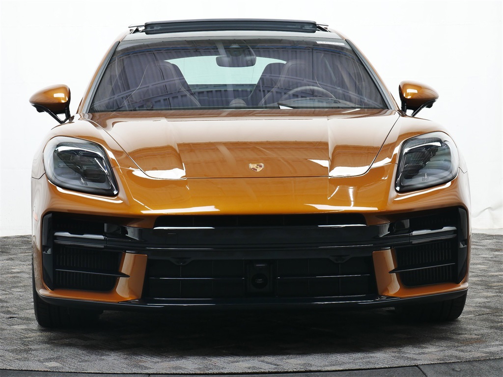 2025 Porsche Panamera GTS photo 10
