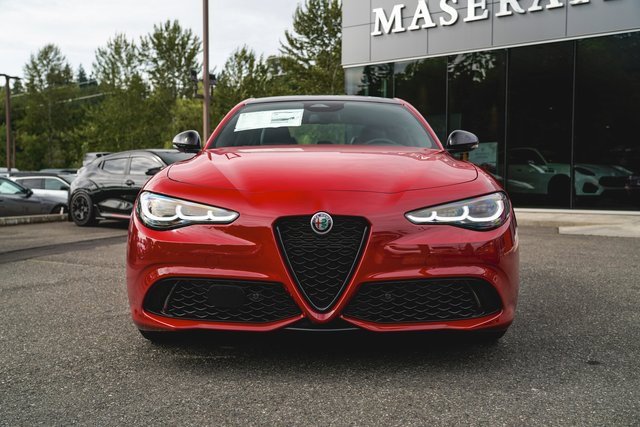 2025 Alfa Romeo Giulia Base photo 8