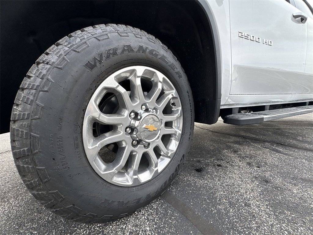 2025 Chevrolet Silverado 2500HD LTZ photo 18