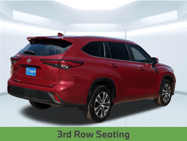 2023 Toyota Highlander L photo 5