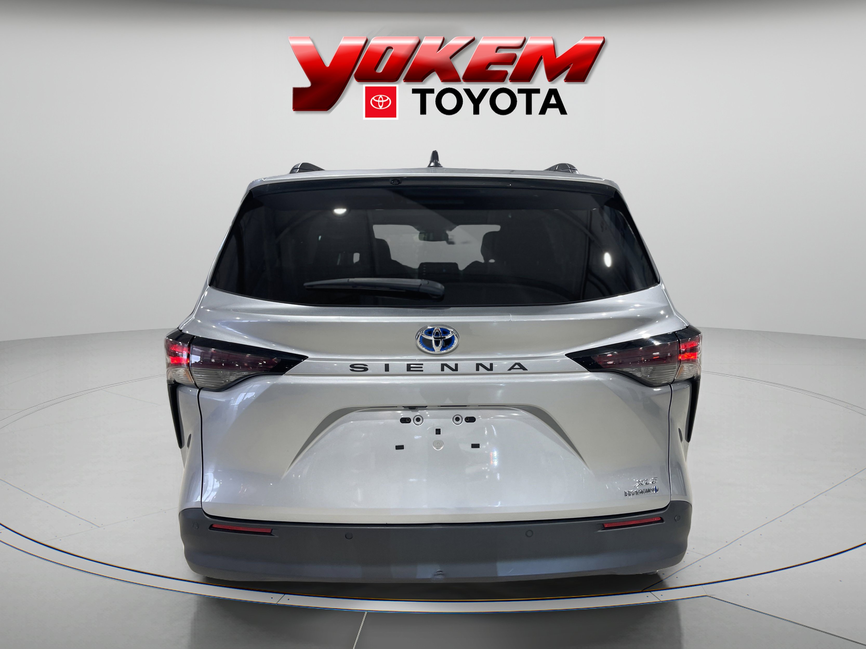 2024 Toyota Sienna XLE photo 4