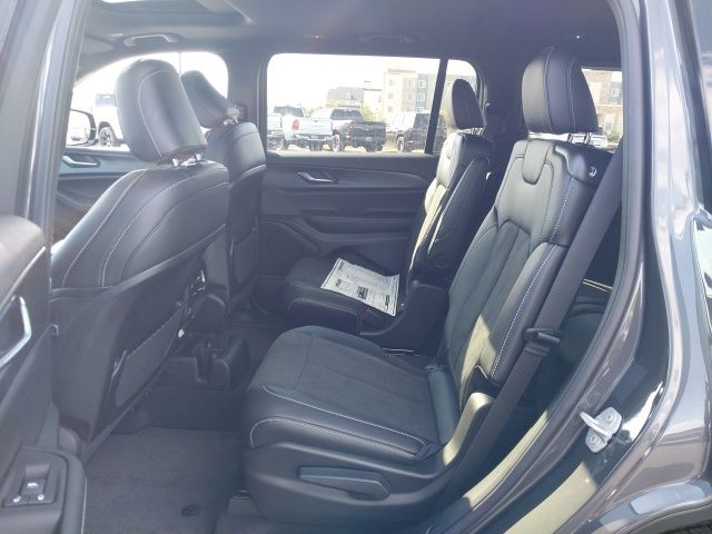 2025 Jeep Grand Cherokee Altitude X photo 4