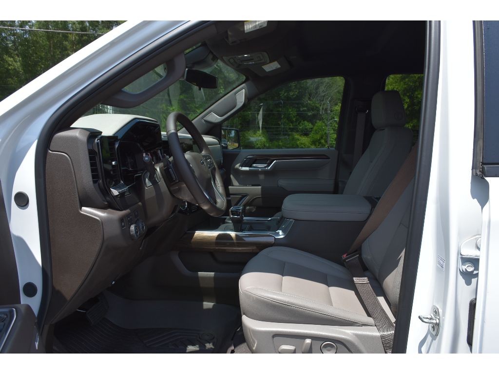 2025 Chevrolet Silverado 1500 LT Trail Boss photo 11