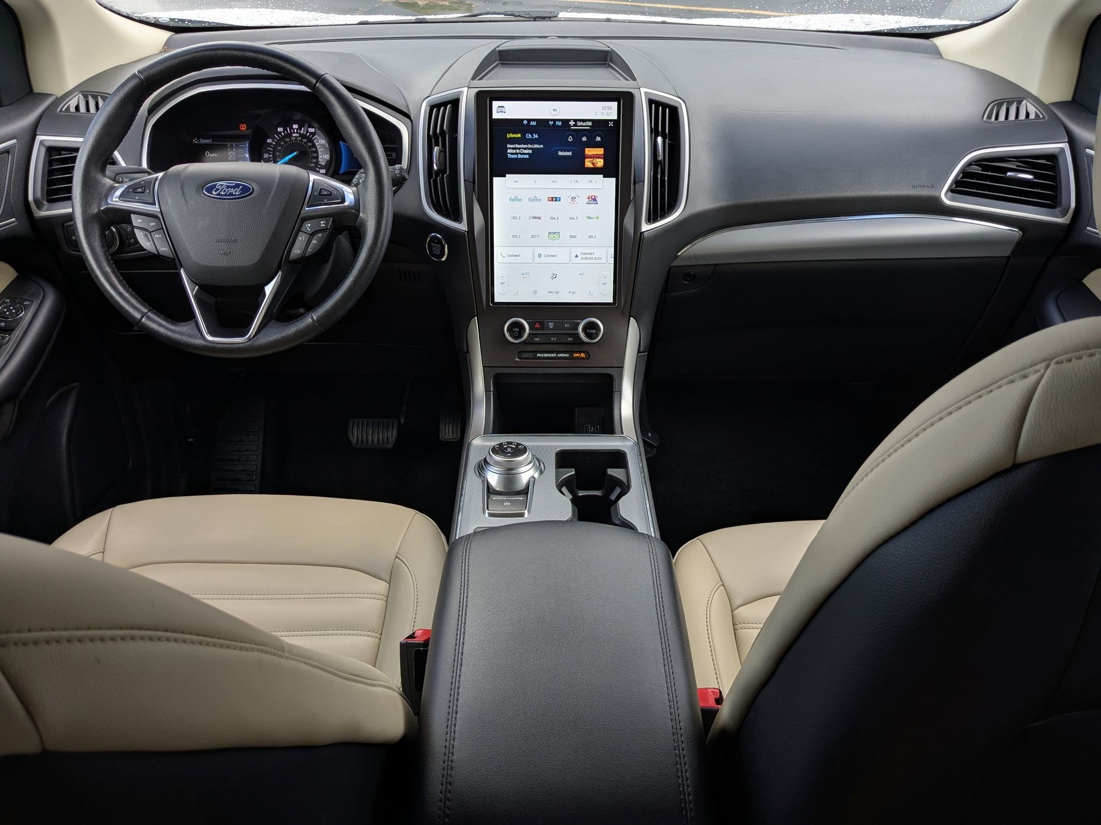 2021 Ford Edge SEL photo 25