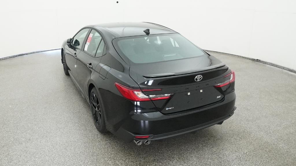 2025 Toyota Camry SE photo 13