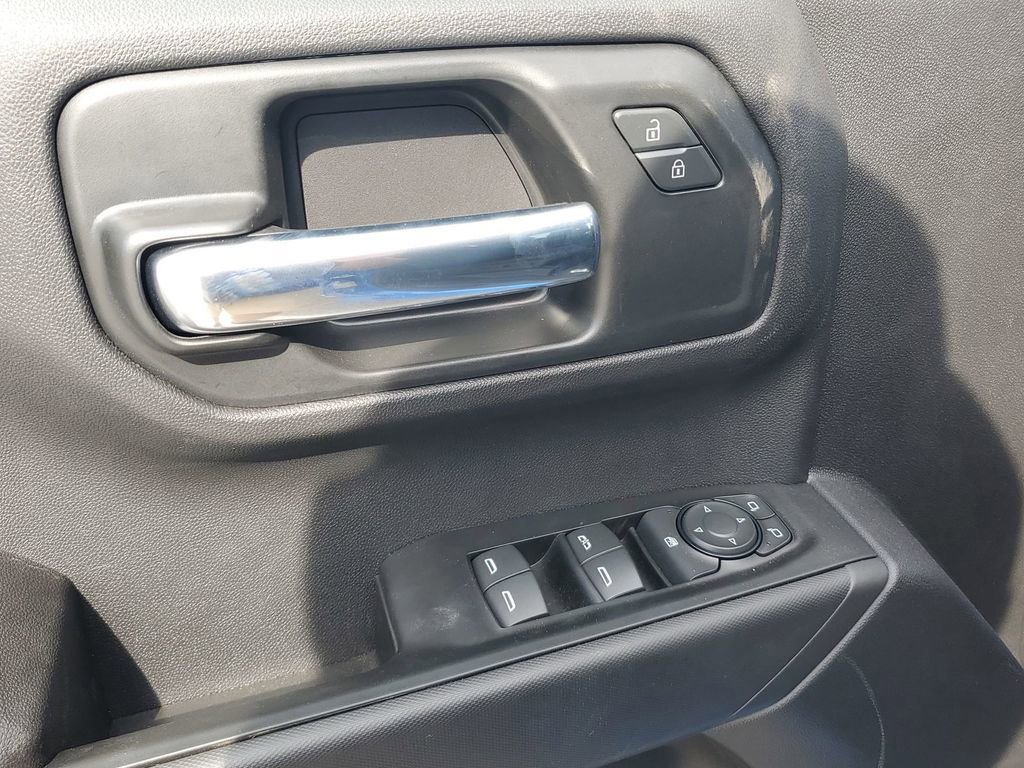 2025 Chevrolet Silverado 1500 Custom photo 37