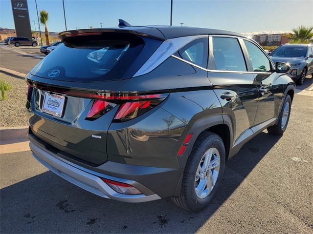 2026 Hyundai Tucson SE photo 3