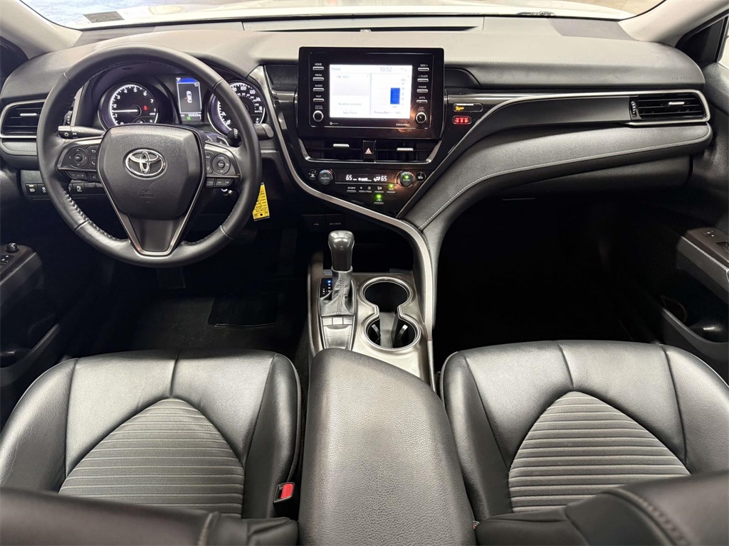 2023 Toyota Camry SE photo 2