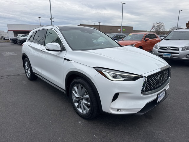 2022 Infiniti QX50 Luxe photo 3
