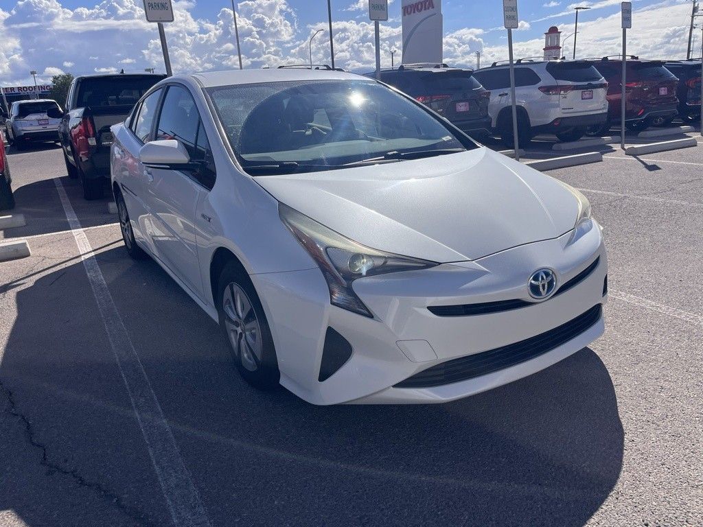 2016 Toyota Prius Four photo 3