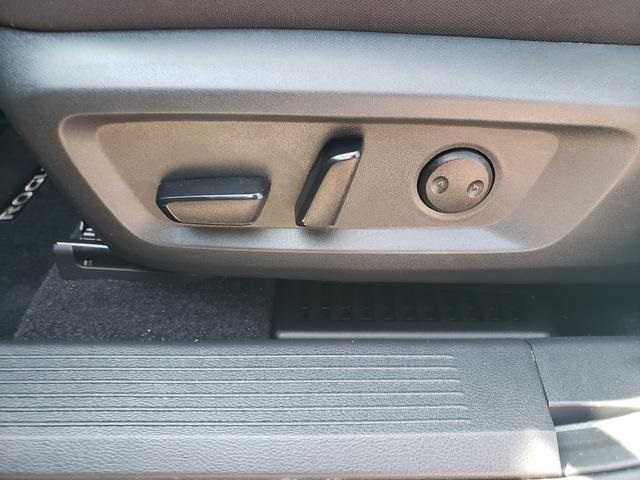 2023 Nissan Rogue SV photo 17