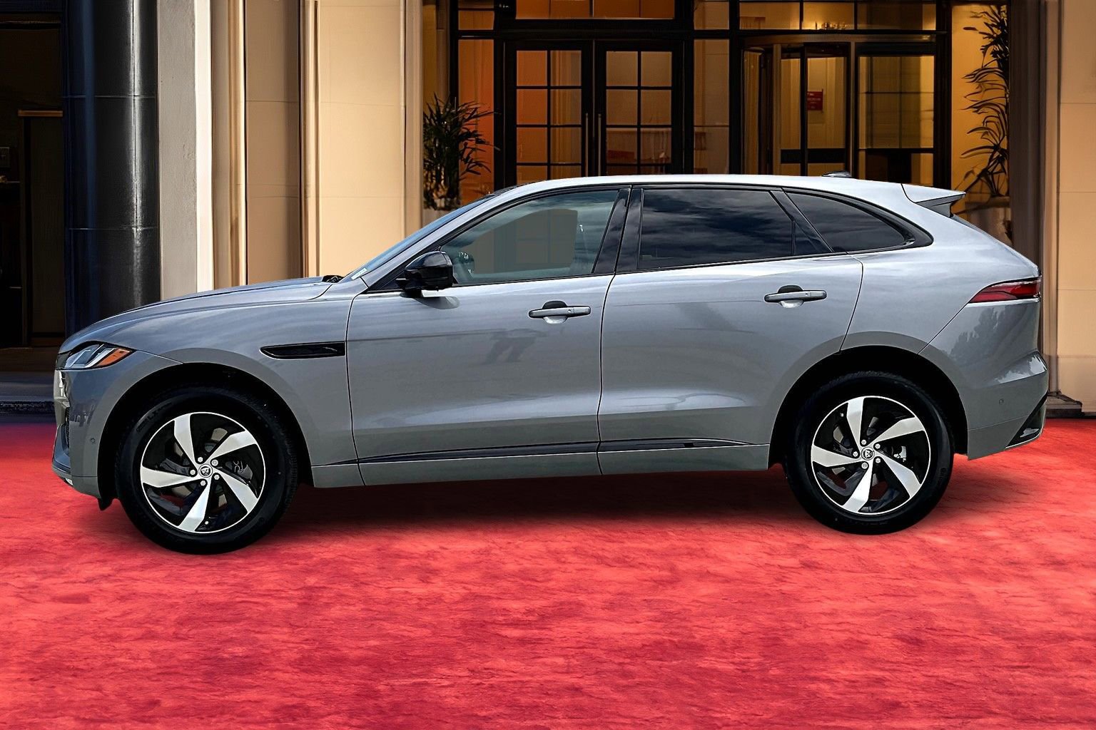 2026 Jaguar F-PACE P400 R-Dynamic S photo 2