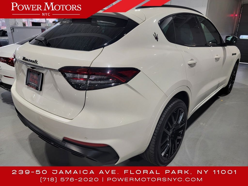 2022 Maserati Levante Base GT photo 4