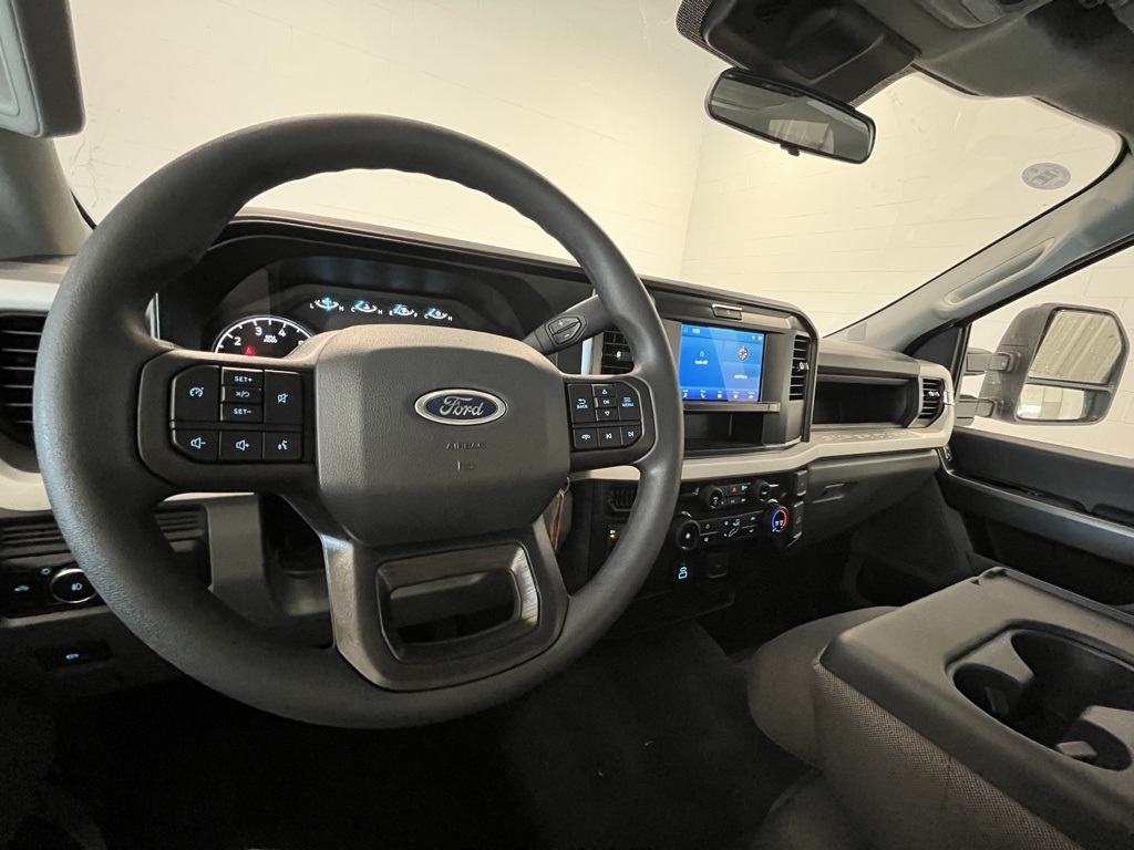 2026 Ford F-350 XL photo 9