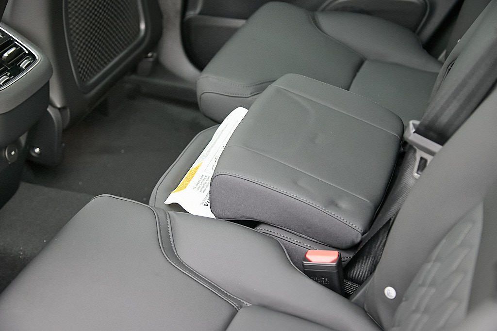 2026 VOLVO XC90 - Image 23