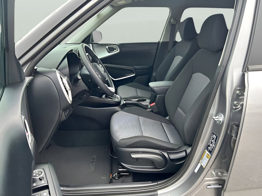 2024 Kia Soul LX photo 9