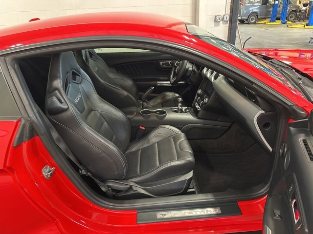 2015 Ford Mustang GT Premium photo 11