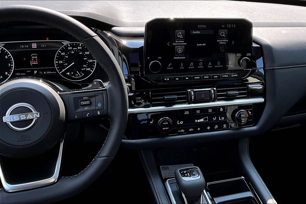 2025 Nissan Pathfinder SL photo 5