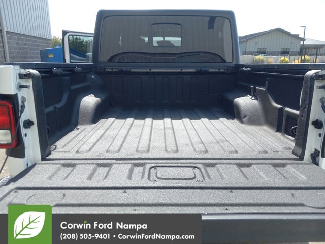 2022 Jeep Gladiator Willys photo 18