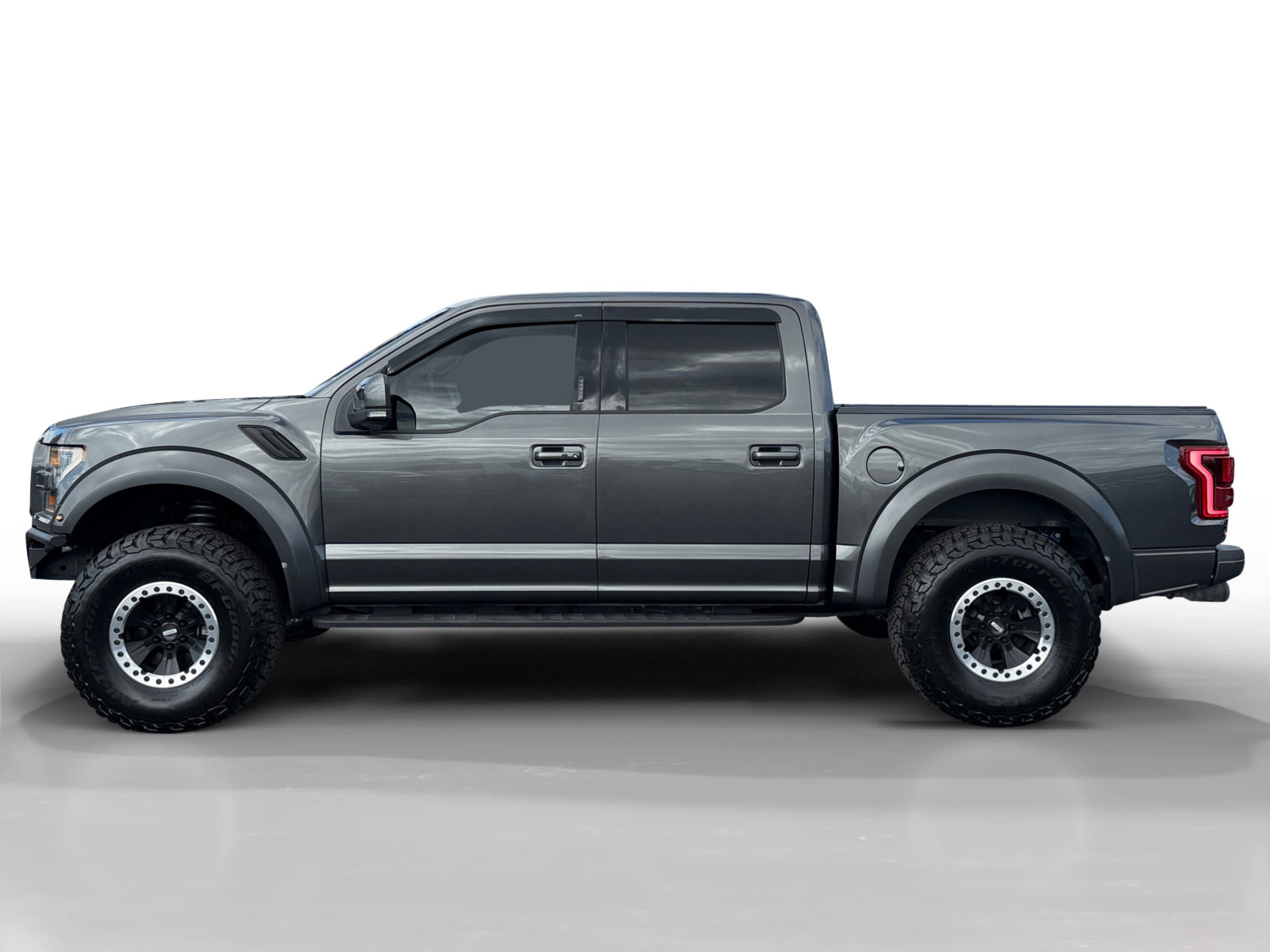 2017 Ford F-150 Raptor photo 2