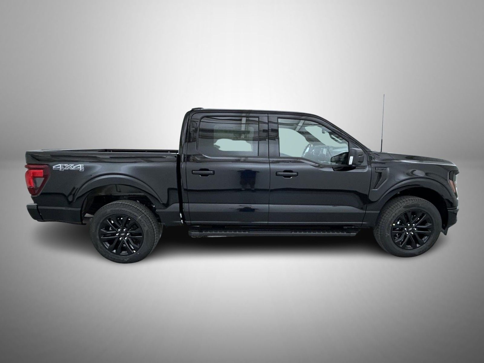 2025 Ford F-150 XLT photo 4