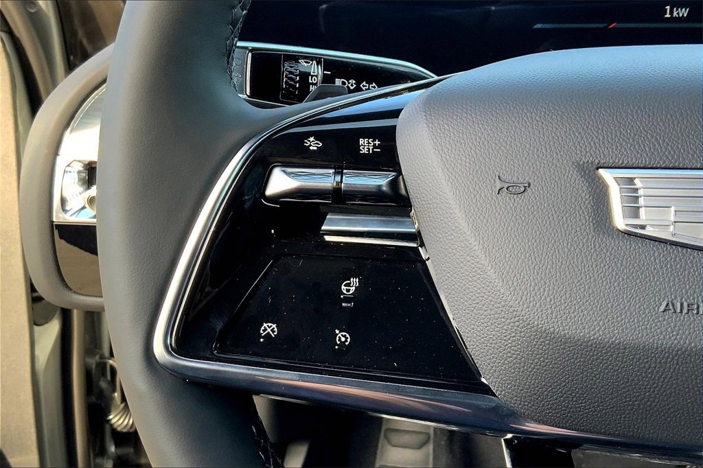 2025 Cadillac Lyriq Luxury photo 23