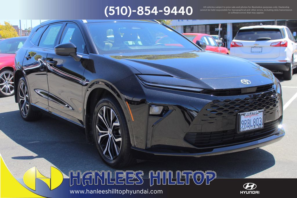 2025 Toyota Crown Signia XLE photo 4