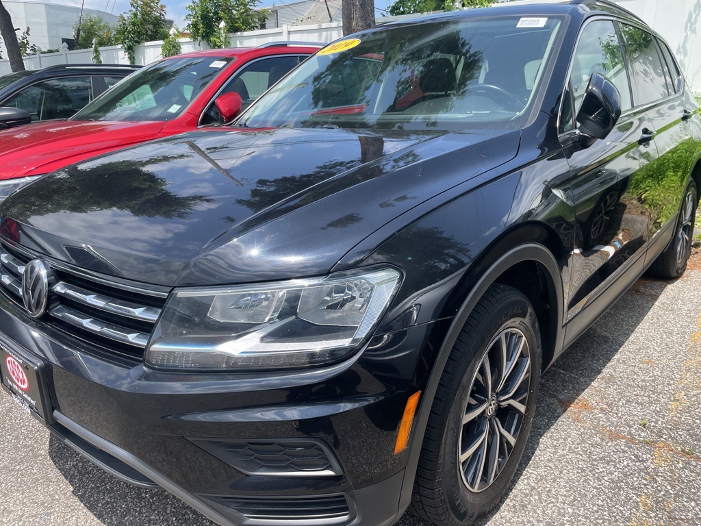 Used 2019 Black Volkswagen 2.0T SE image 1