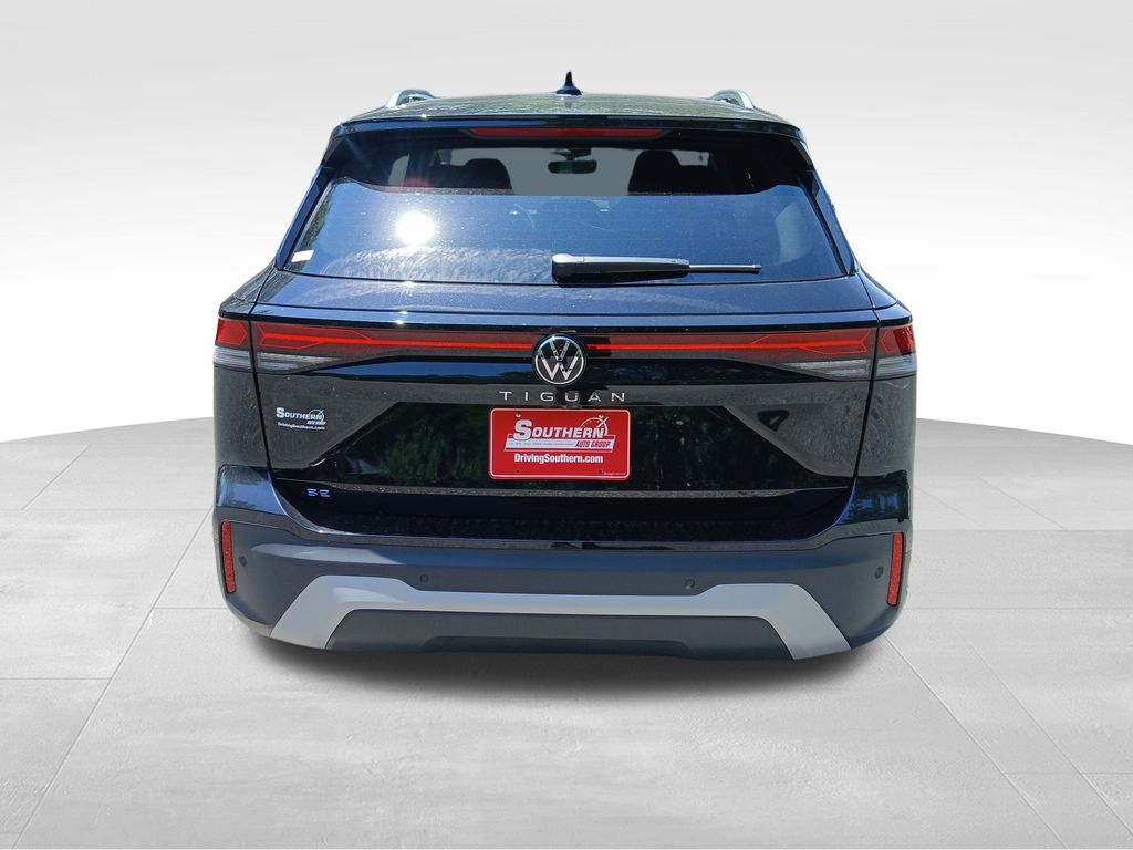 2025 Volkswagen Tiguan SE photo 3